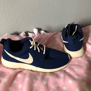Navy Blue Nike Female Shoe